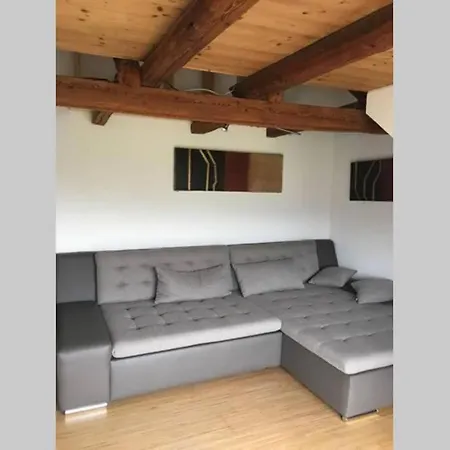 Gemutliche Dachgeschosswohnung Mit Traumausblick Apartman *